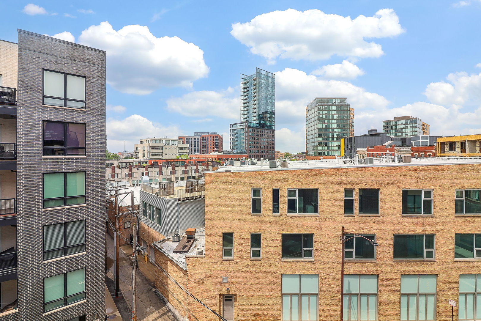 Building Photo - 680 N Milwaukee Ave