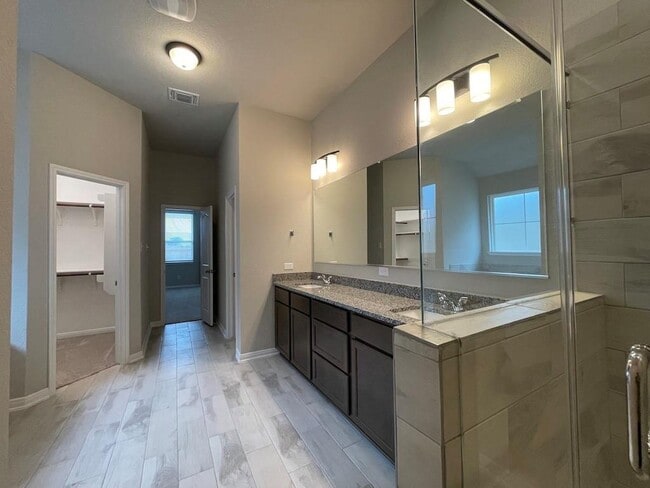 Building Photo - 7519 Broadmoor Cv