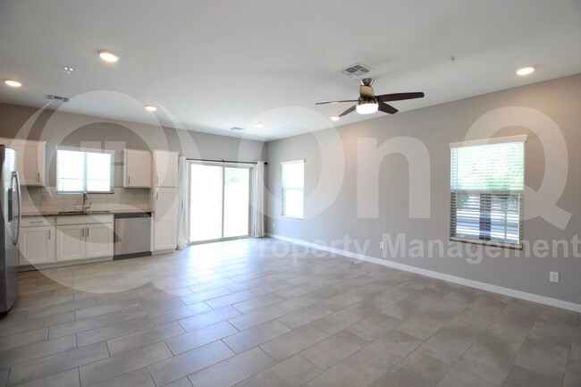 Building Photo - 2234 W El Caro Dr