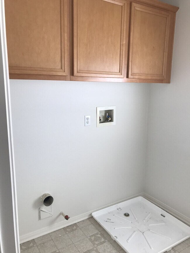 Building Photo - Ready Now! Cul-De-Sac Murrieta Beauty!!