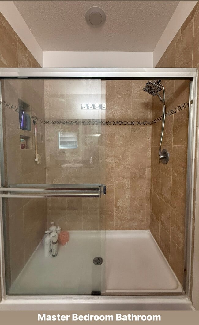 Building Photo - 1495 Lexington Square SW