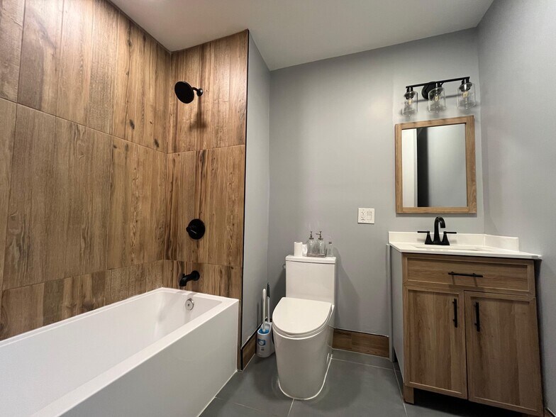 Building Photo - 74 Baldwin Ave