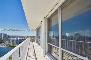 Building Photo - 2751 N Ocean Dr