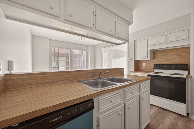 Building Photo - 11511 Nobility Dr