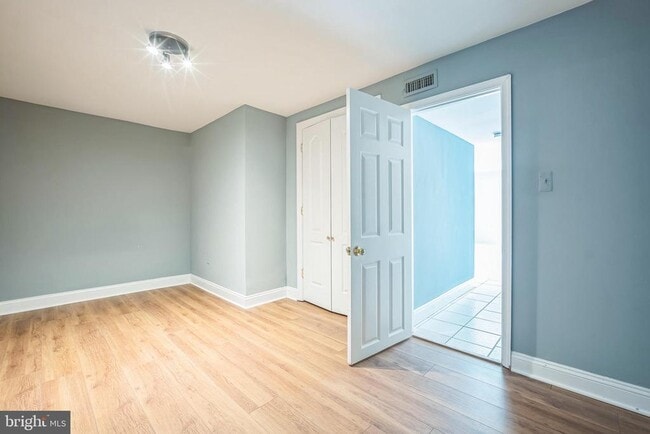 Building Photo - 3503 Coxcomb Mews