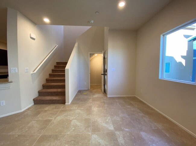 Building Photo - 4 BED 3 BATH Townhome, 1 LOFT, 2 GARAGES, GATED!