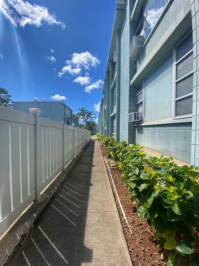 Building Photo - 98-1034 Moanalua Rd # 4-103
