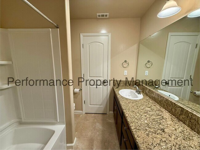 Building Photo - 9024 Selma St