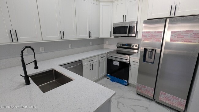 Building Photo - 826 Middleton Dr SW