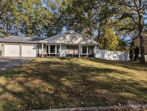 Building Photo - 144 Sequoia Dr