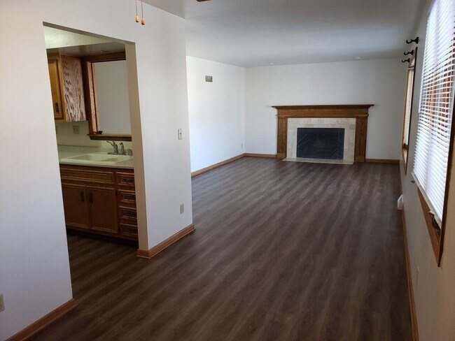 Building Photo - 1314 Camden Way