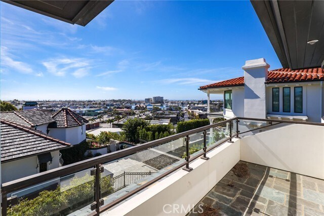 Building Photo - 2907 Cliff Dr