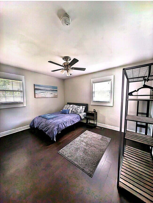 Building Photo - Stylish & Convenient Atlanta Room: All-Inclusive Living!