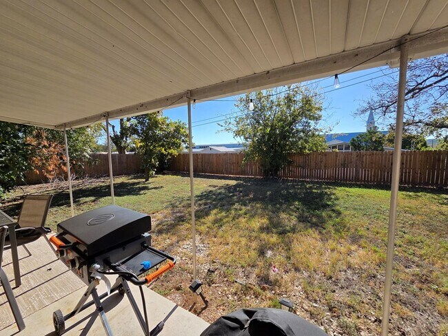 Building Photo - 120 Cynthia Dr