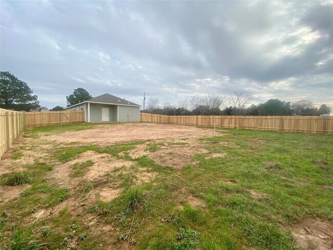 Building Photo - 108 Rosanky Cattle Company Rd