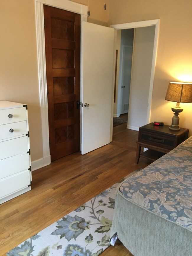 Building Photo - 1027 Cherokee Rd