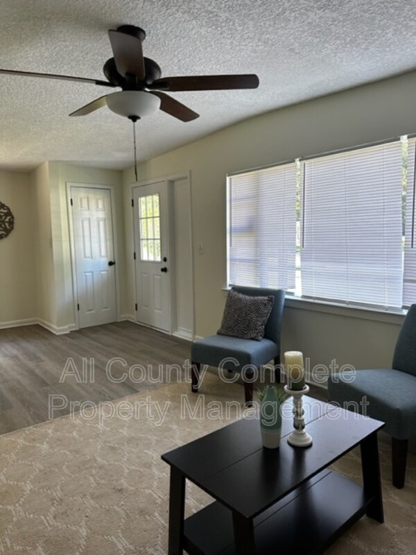 Building Photo - 6004 Marsha Dr