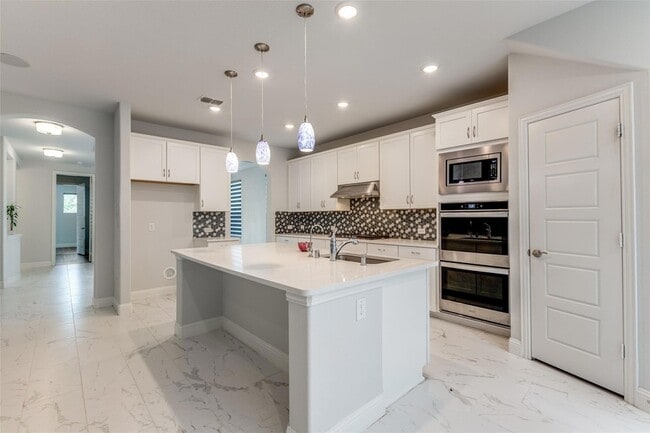 Building Photo - 13445 Loyla Ct