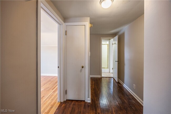 Building Photo - 23211 Fernwood Dr