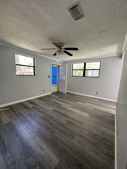 Building Photo - 5368 Marybudd Ave