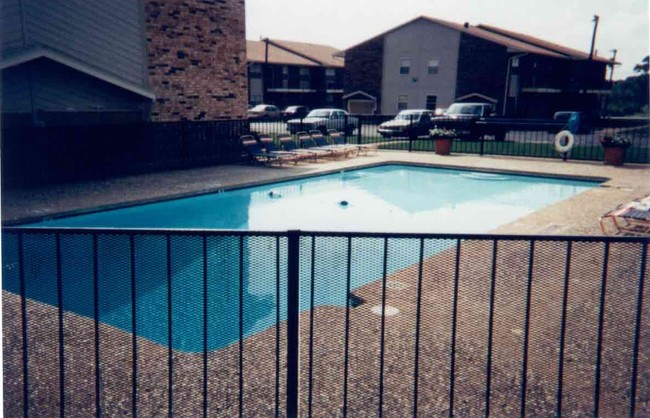 Pool - Quail Oaks