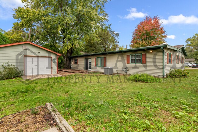 Building Photo - 913 N Wilbur Ln