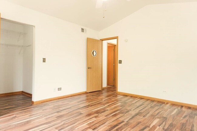 Building Photo - 2197 N Sedgefield Ct