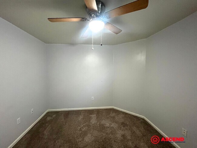 Building Photo - Beautiful 4 Bedroom Home in the Southwest!