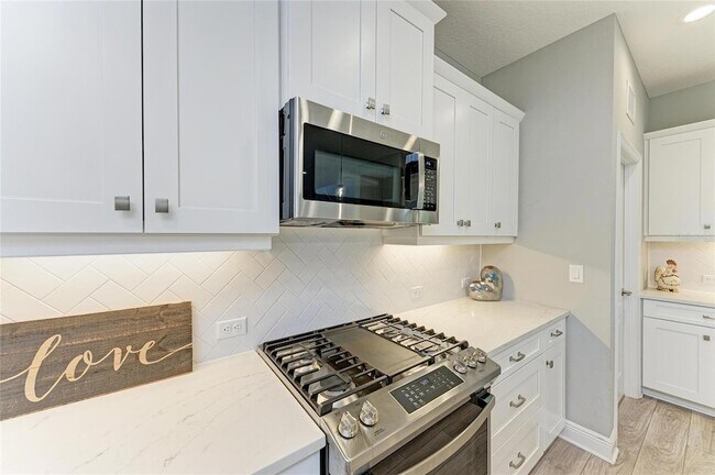 Building Photo - 2802 Butterfly Jasmine Trail