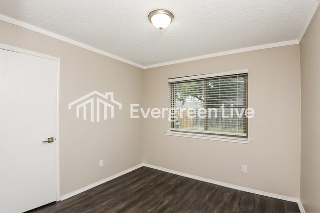 Building Photo - 2528 Concina Way