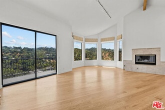 Building Photo - 3665 Alta Mesa Dr