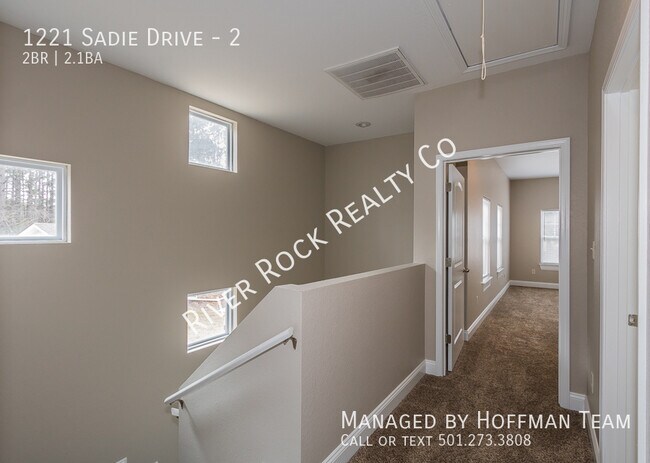 Building Photo - 1221 Sadie Dr