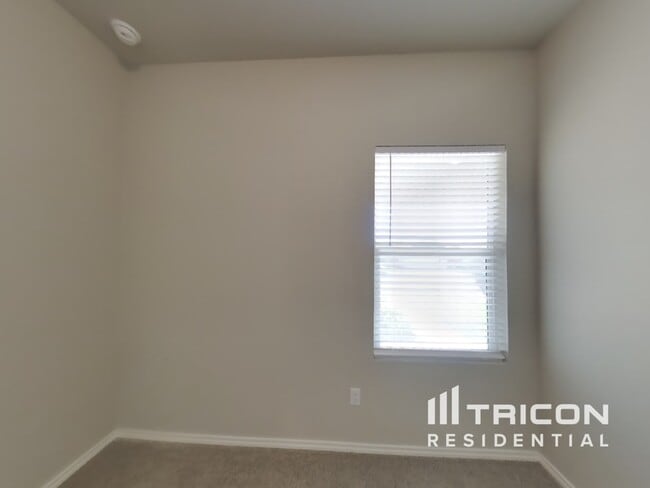 Building Photo - 5113 Sidesaddle Dr