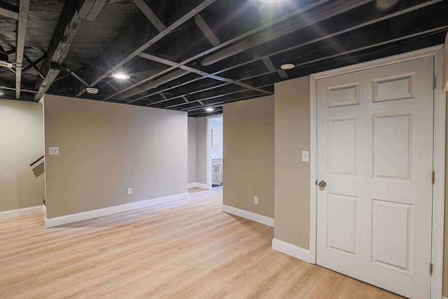 Basement rec room - 3825 Rexmere Rd