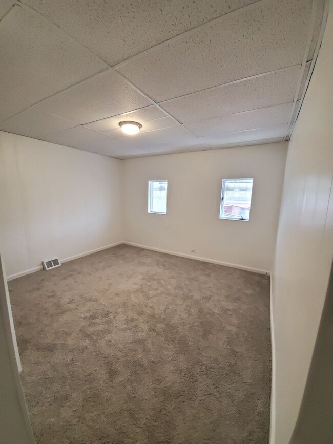 Building Photo - AVAILABLE MAY  - Newly Renovated 3 Bedroom...