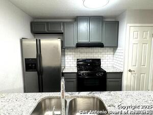Building Photo - 3606 Versailles Dr