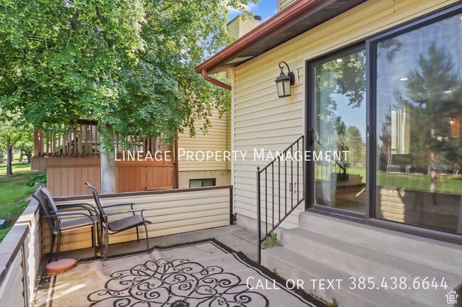 Building Photo - 4487 St Andrews Dr