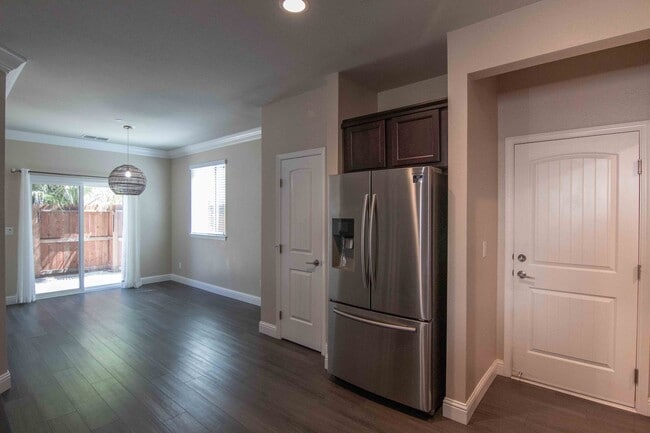 Building Photo - MOVE IN SPECIAL!!! $500 OFF FIRST MONTH'S ...