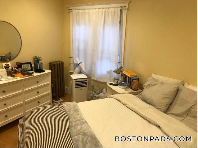 Building Photo - 156 Magazine St