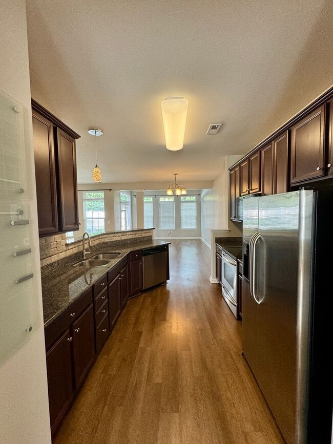 Building Photo - 3BR/2BA TOWNHOUSE IN BEREWICK - AVAILABLE ...