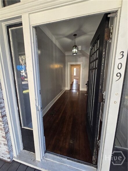 Building Photo - 309 E 37th St