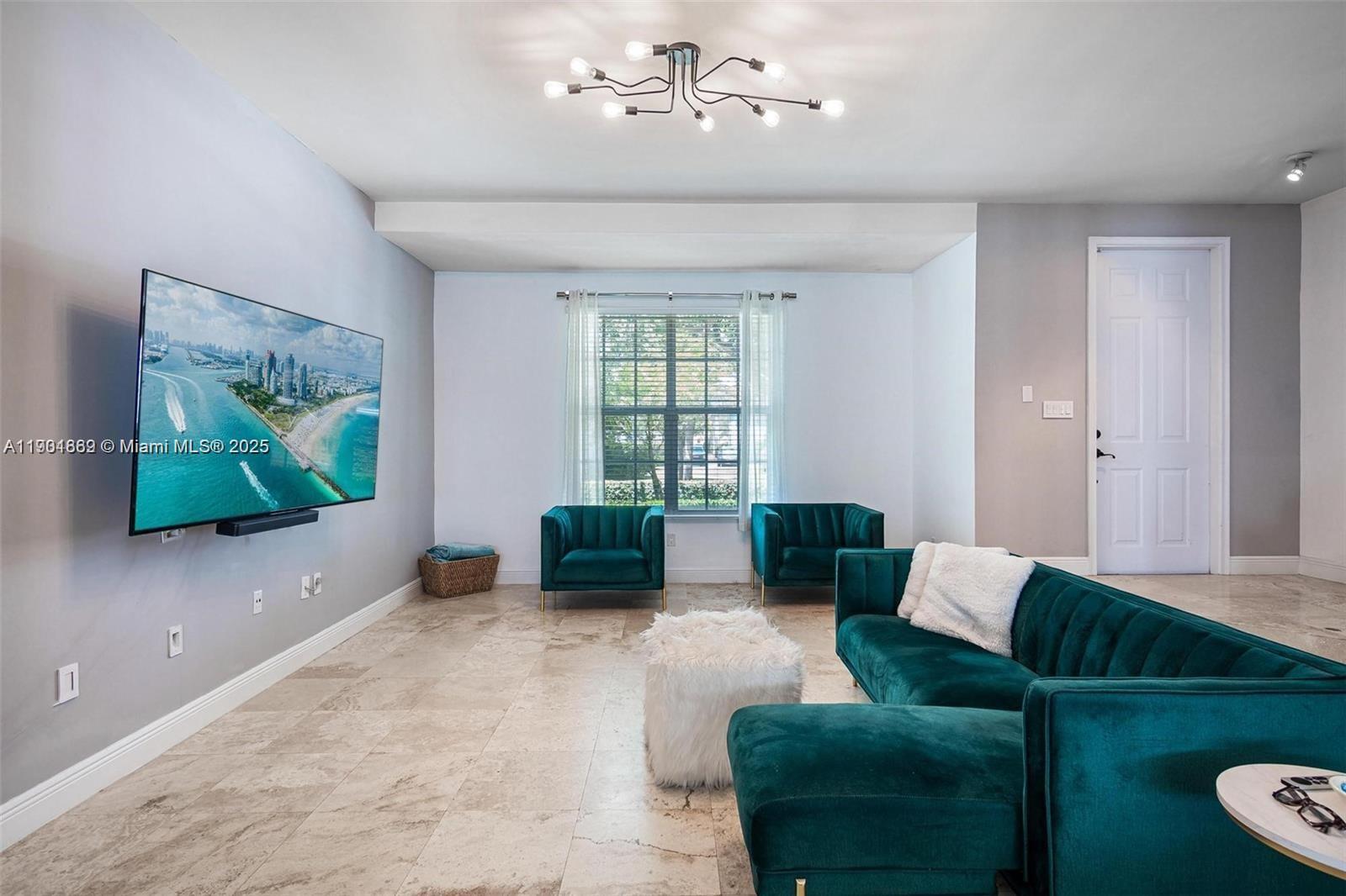 Building Photo - 7765 SW 54th Ct