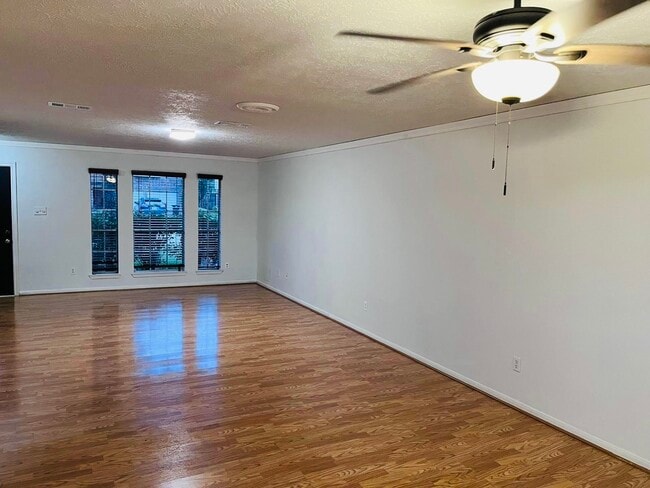 Building Photo - 23134 N Waterlake Dr