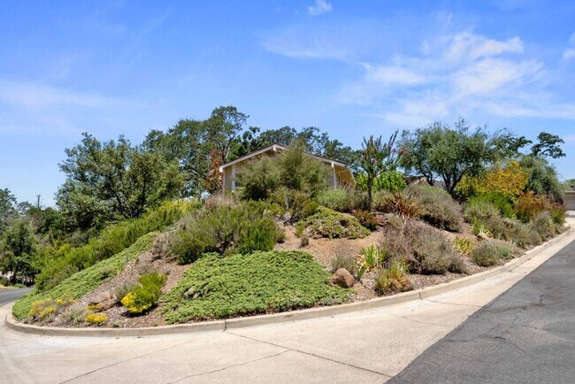 Building Photo - 7175 Red Holly Ct