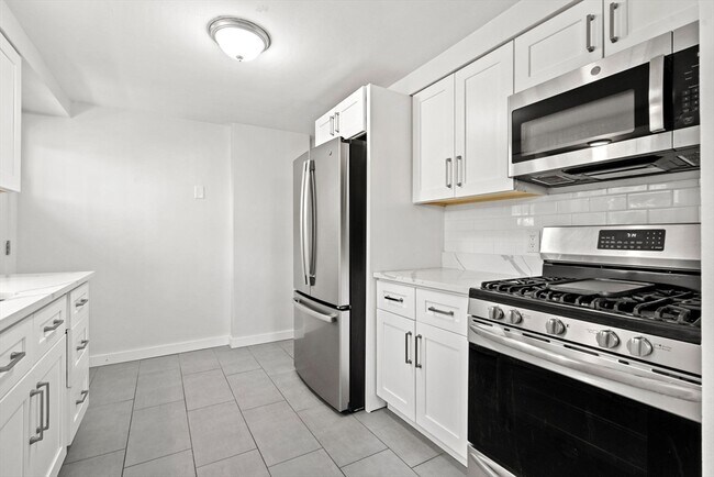 Primary Photo - 94 North St