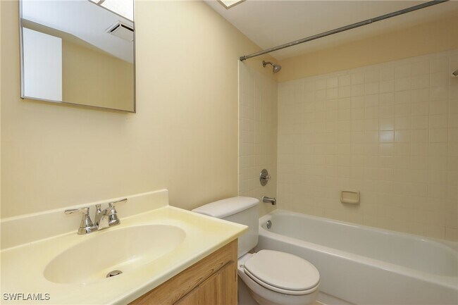 Building Photo - 1275 7th Ave N