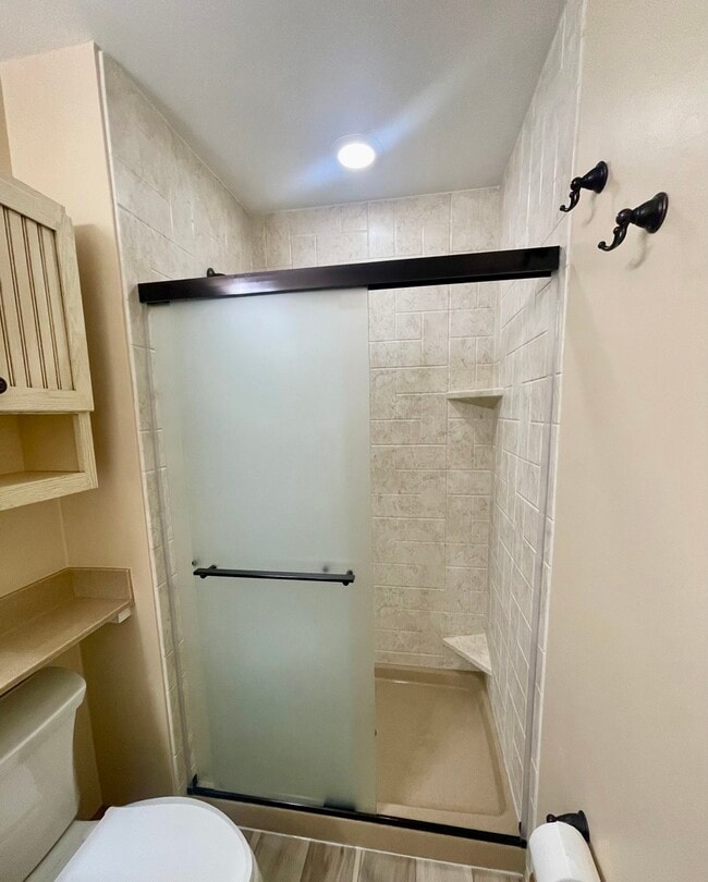 Building Photo - 517 Willow Way