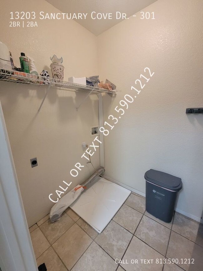 Building Photo - Spacious Tampa Condo