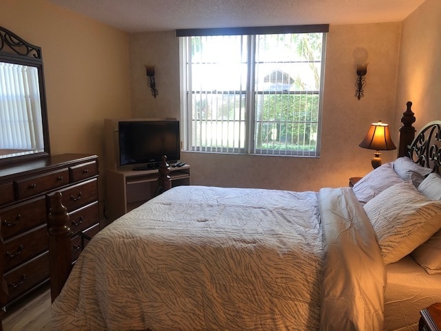 Building Photo - 9325 Lagoon Pl