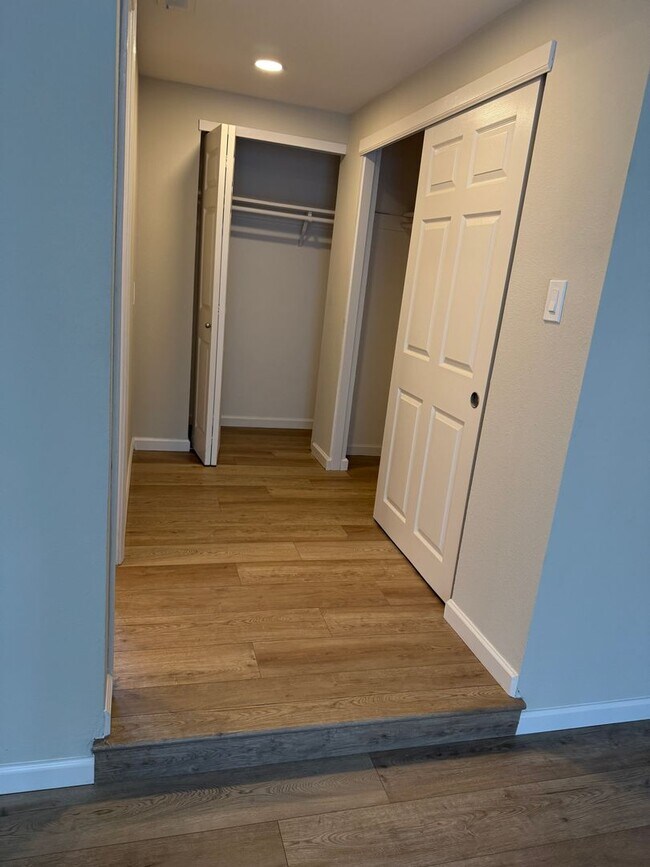 Building Photo - 1816 Boxwood Dr